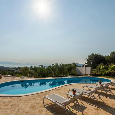 Villa Hacienda Lucio Grohote