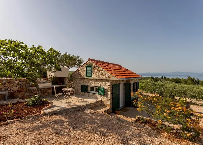 Hacienda Lucio Villa Grohote